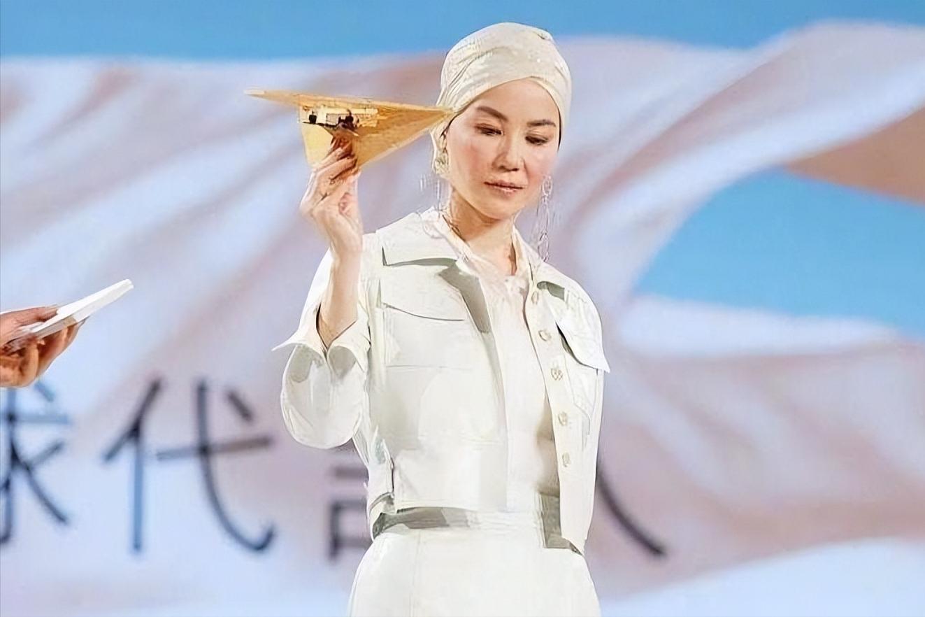 女明星内衣的秘密与小巷中的时尚殿堂揭秘