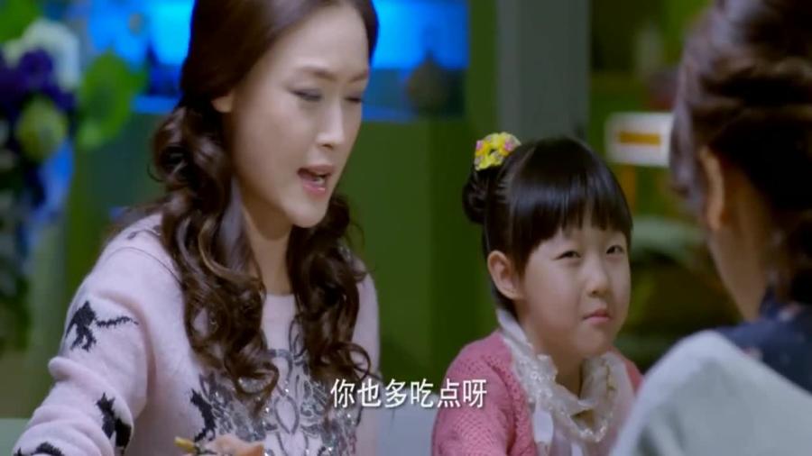 新婚妻子与菜老板，变化、学习与自信的力量之旅